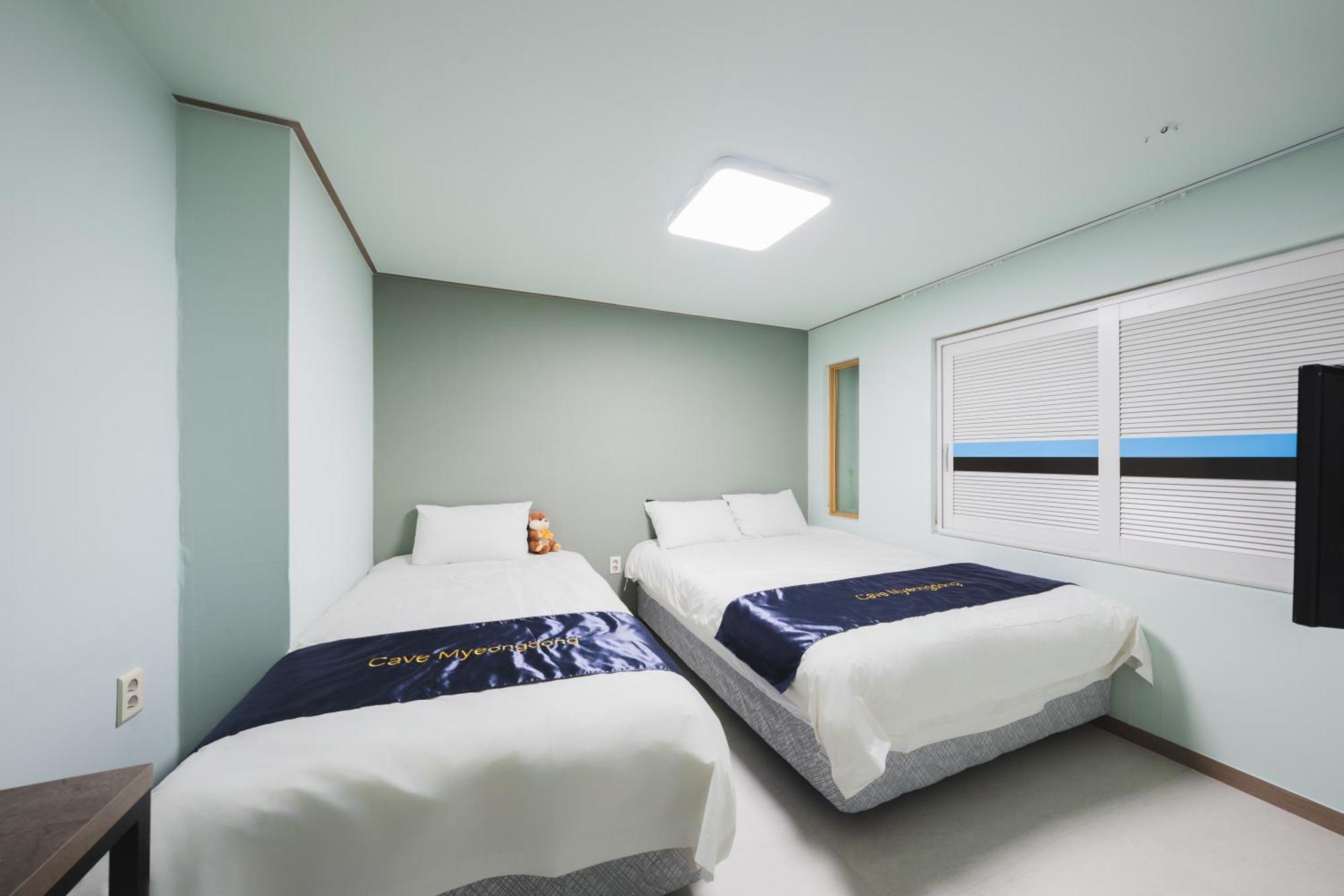 Hostel Cave Myeongdong *